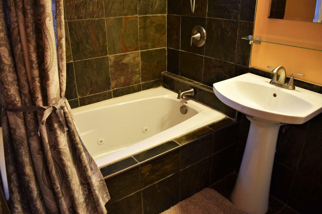 Private Rooms, Shared Bath In A Private Home Minutes From Logan Airport Boston Exterior foto